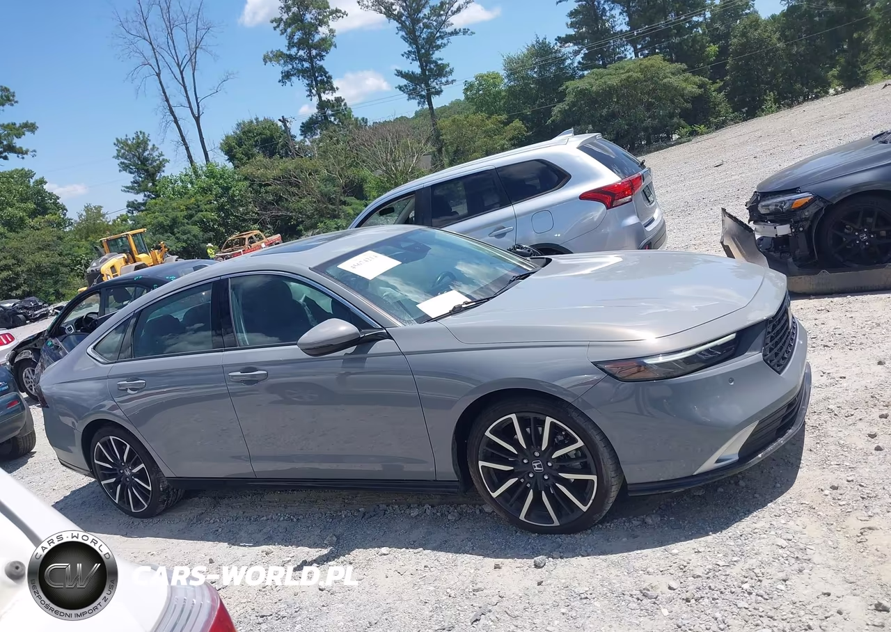 2024 Honda Accord Hybrid Touring VIN:1HGCY2F8XRA065946 - 13