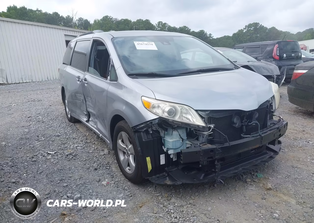 2018 Toyota Sienna Le 8 Passenger