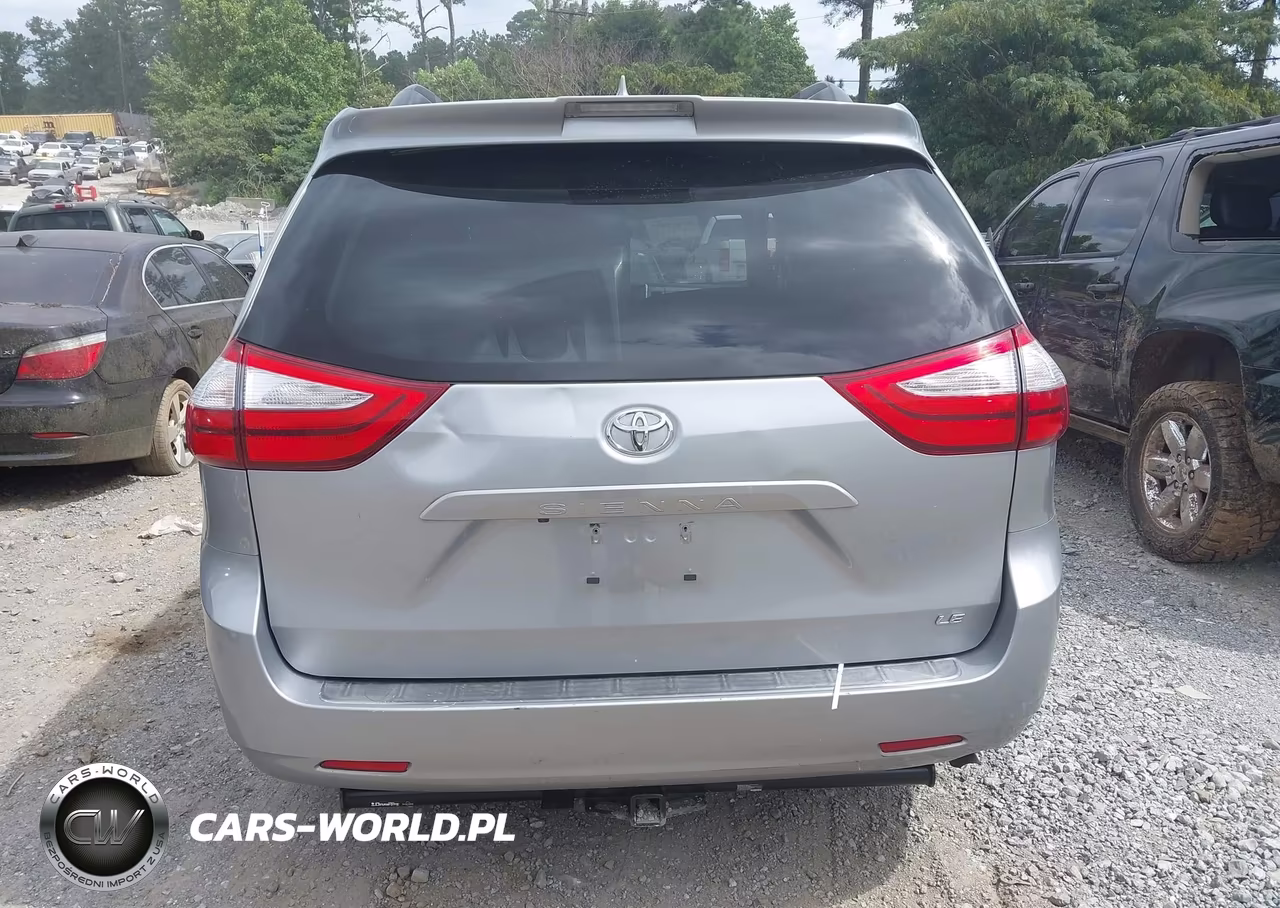 2018 Toyota Sienna Le 8 Passenger VIN:5TDKZ3DC3JS938349 - 16