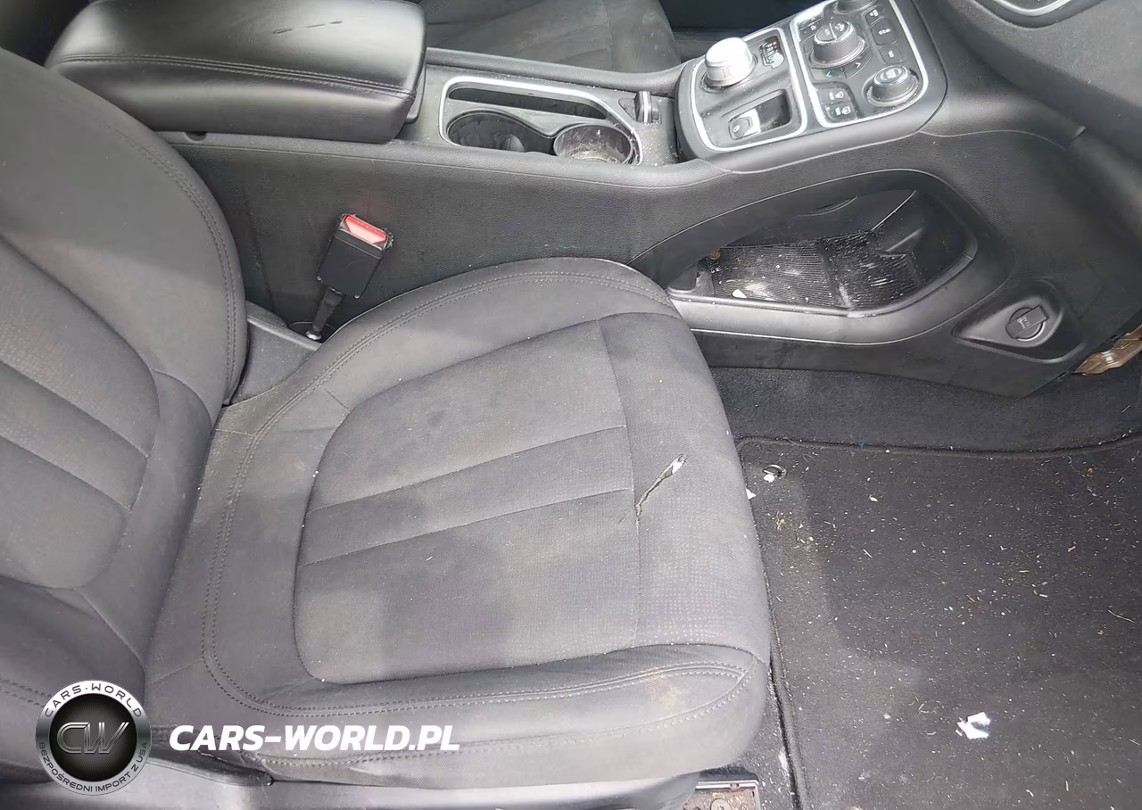 2015 Chrysler 200 Limited VIN:1C3CCCAB9FN569046 - 5