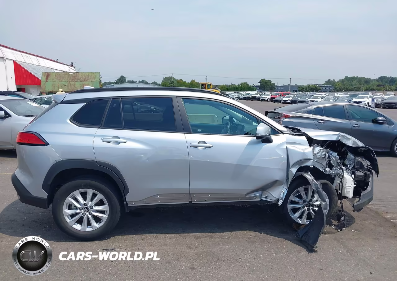 2022 Toyota Corolla Cross Le VIN:7MUBAABG7NV011660 - 14