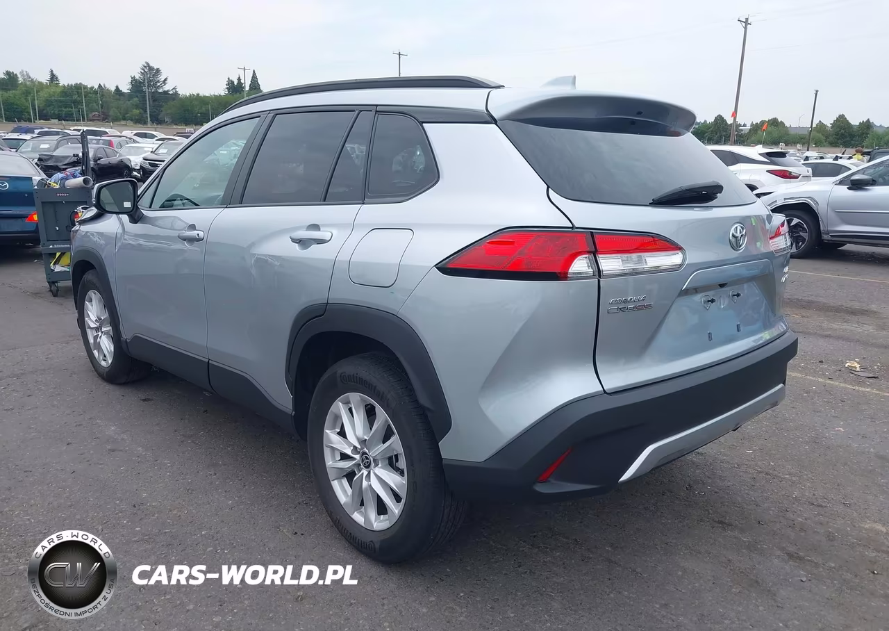 2022 Toyota Corolla Cross Le VIN:7MUBAABG7NV011660 - 3