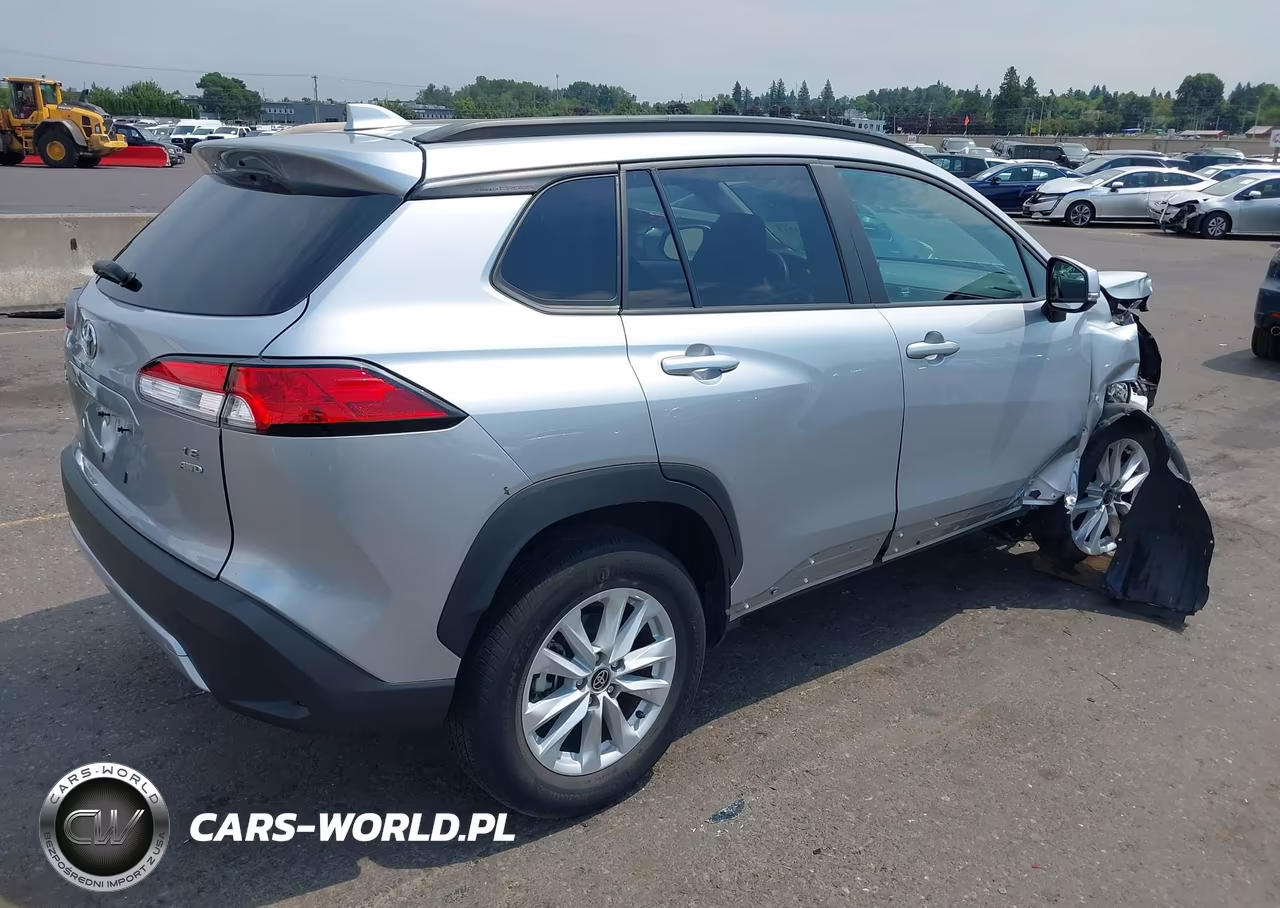 2022 Toyota Corolla Cross Le VIN:7MUBAABG7NV011660 - 4