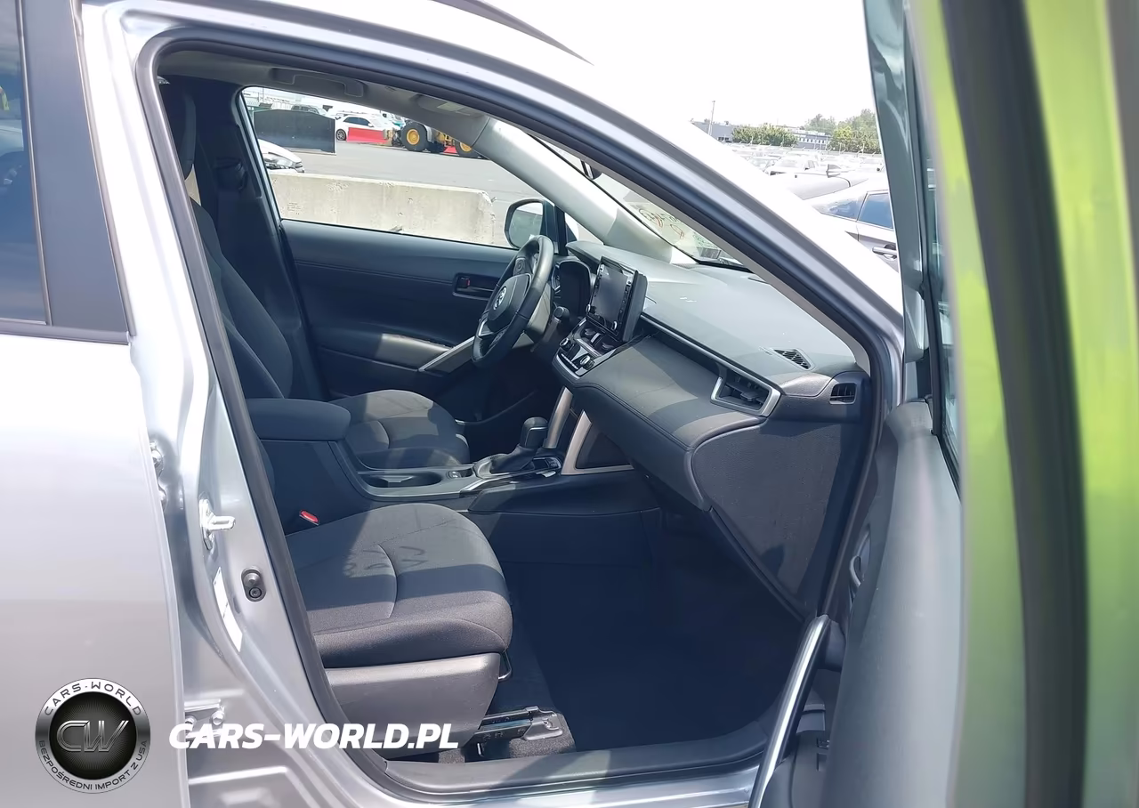 2022 Toyota Corolla Cross Le VIN:7MUBAABG7NV011660 - 5