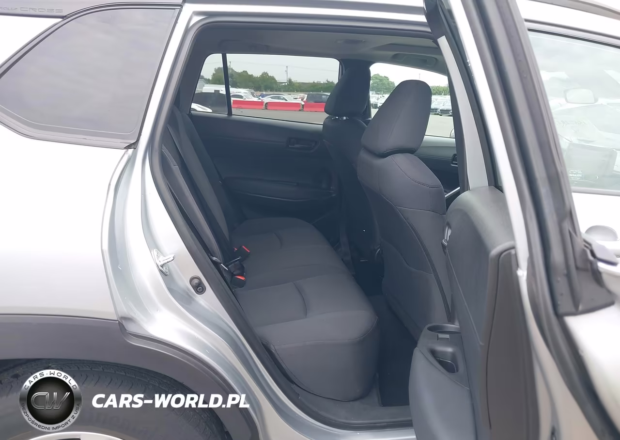2022 Toyota Corolla Cross Le VIN:7MUBAABG7NV011660 - 8