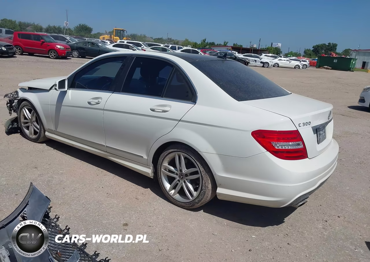 2012 Mercedes-Benz C 300 Sport 4Matic VIN:WDDGF8BBXCR213117 - 3