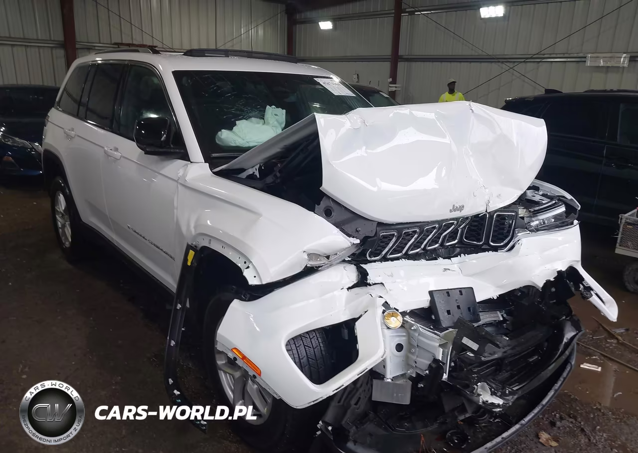2025 Jeep Grand Cherokee Laredo X 4X4