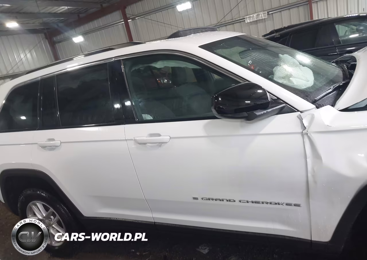 2025 Jeep Grand Cherokee Laredo X 4X4 VIN:1C4RJHAG4SC343829 - 13