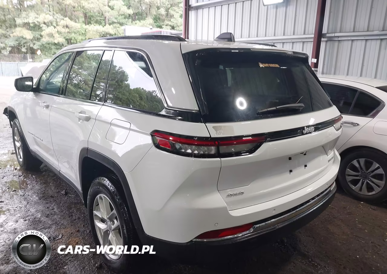 2025 Jeep Grand Cherokee Laredo X 4X4 VIN:1C4RJHAG4SC343829 - 3