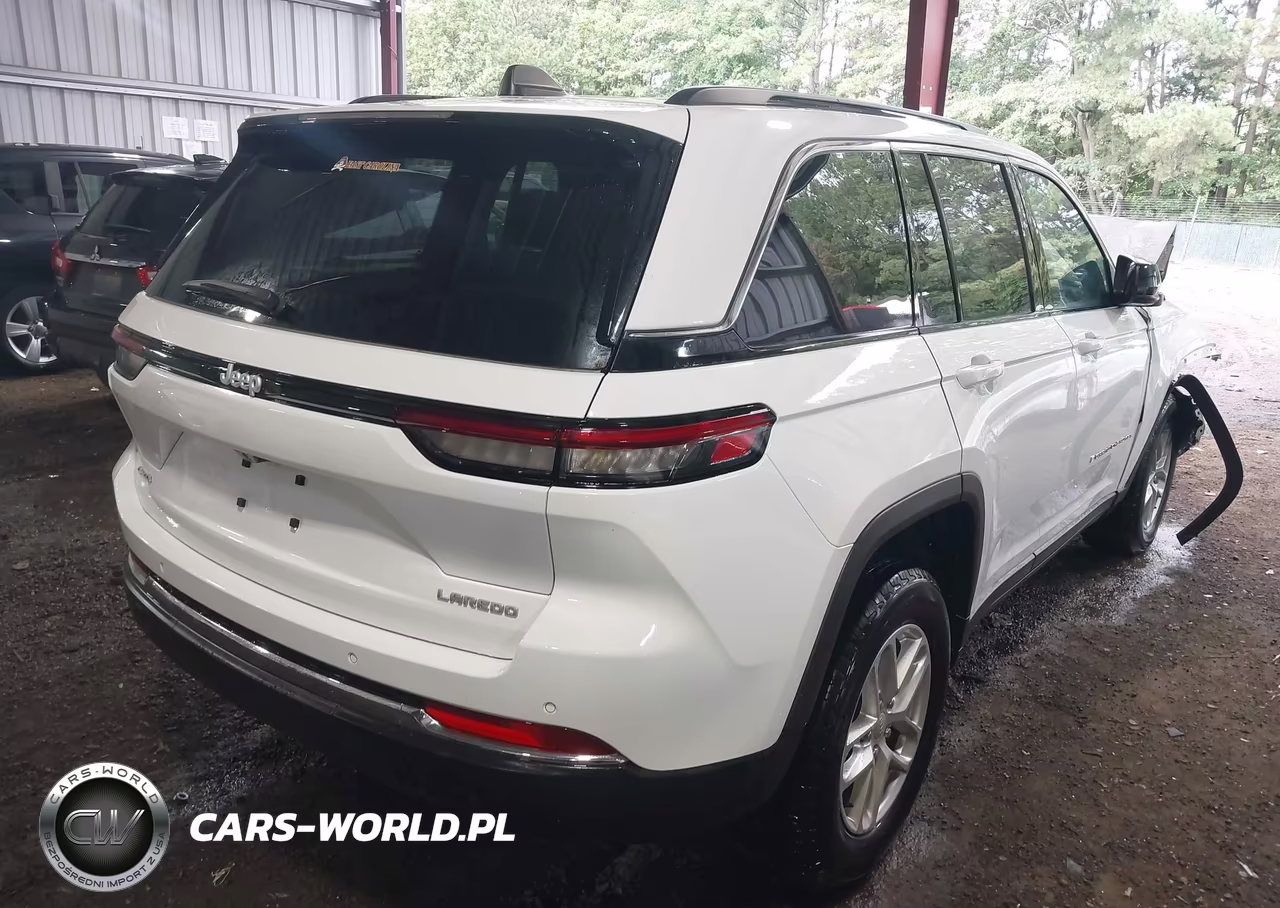 2025 Jeep Grand Cherokee Laredo X 4X4 VIN:1C4RJHAG4SC343829 - 4