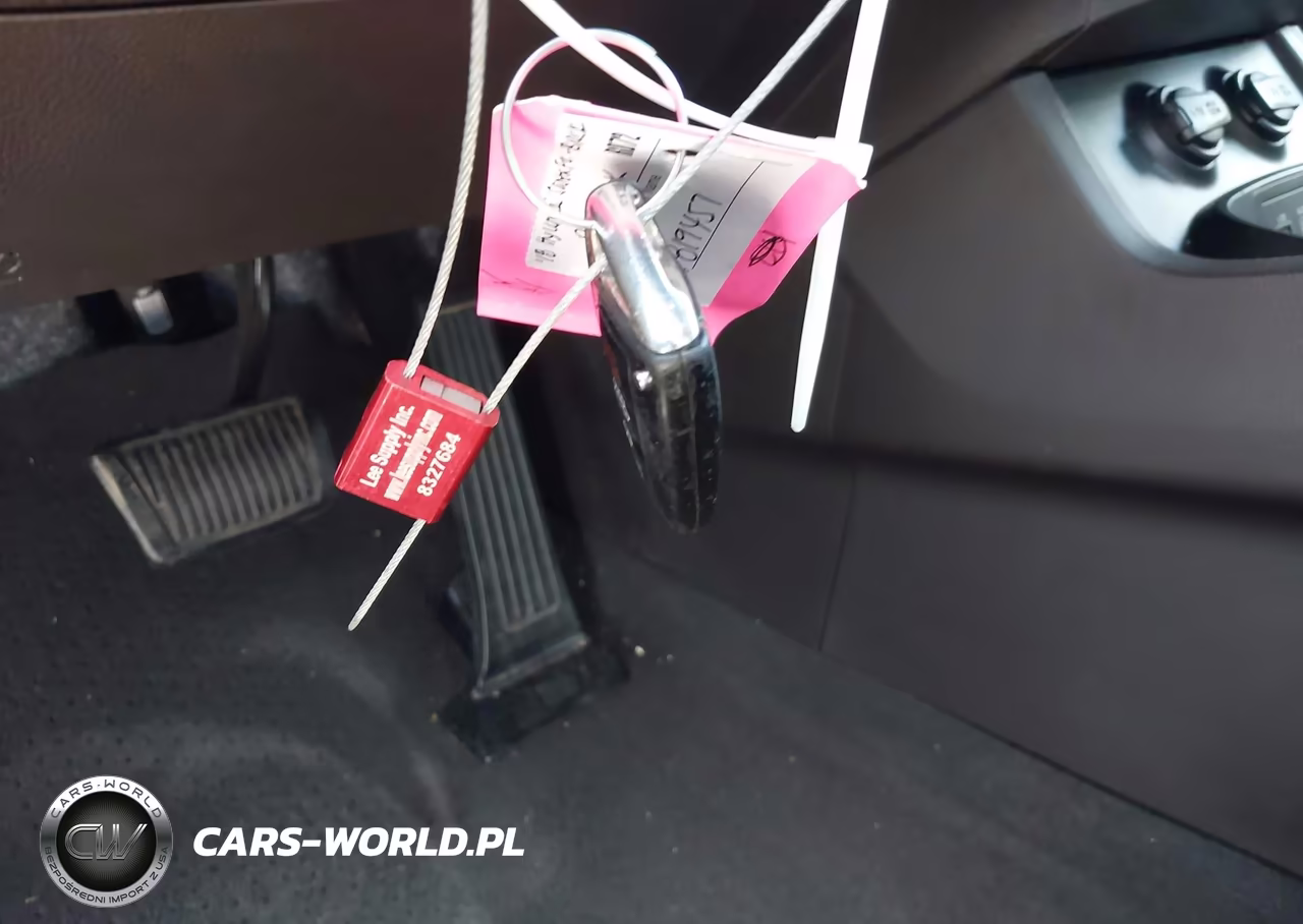 2018 Hyundai Santa Fe Sport 2.4L VIN:5NMZU3LB9JH097758 - 11