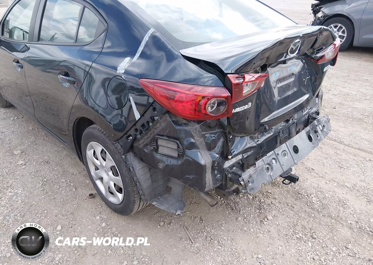 2018 Mazda Mazda3 Sport VIN:3MZBN1U75JM168414 - 17