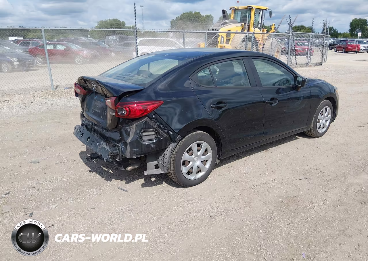 2018 Mazda Mazda3 Sport VIN:3MZBN1U75JM168414 - 4