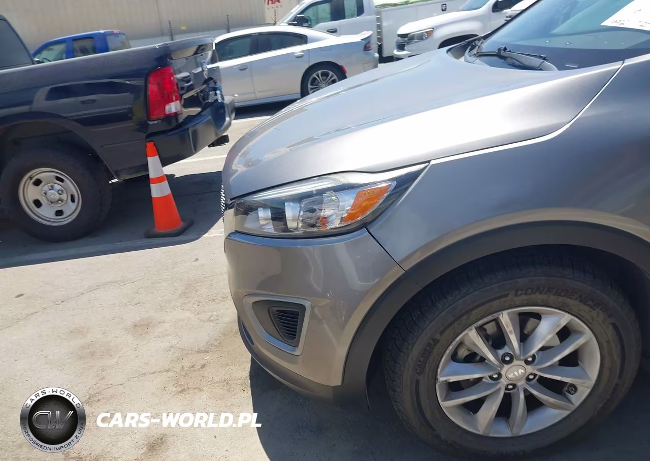 2018 Kia Sorento 3.3L Lx VIN:5XYPG4A55JG389998 - 18
