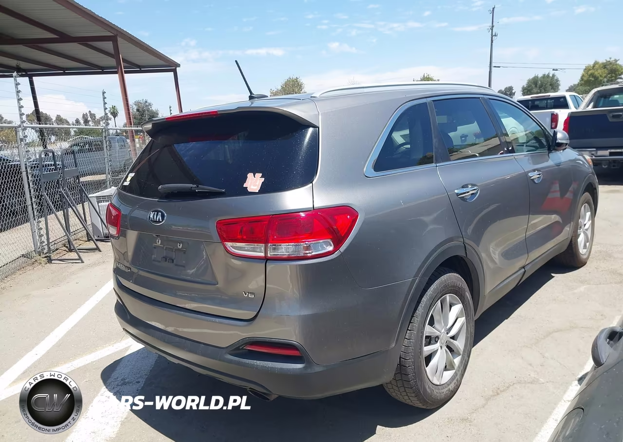 2018 Kia Sorento 3.3L Lx VIN:5XYPG4A55JG389998 - 4