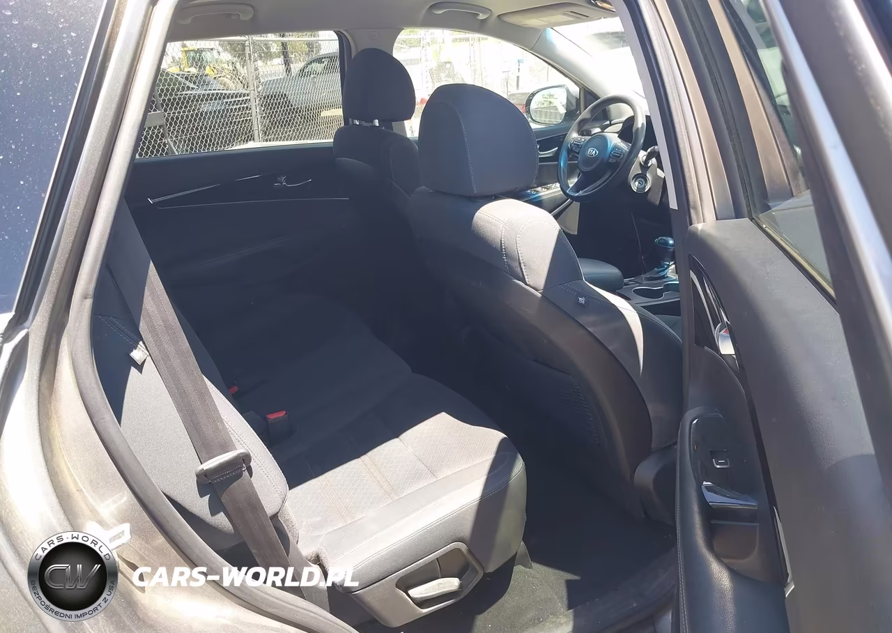2018 Kia Sorento 3.3L Lx VIN:5XYPG4A55JG389998 - 8