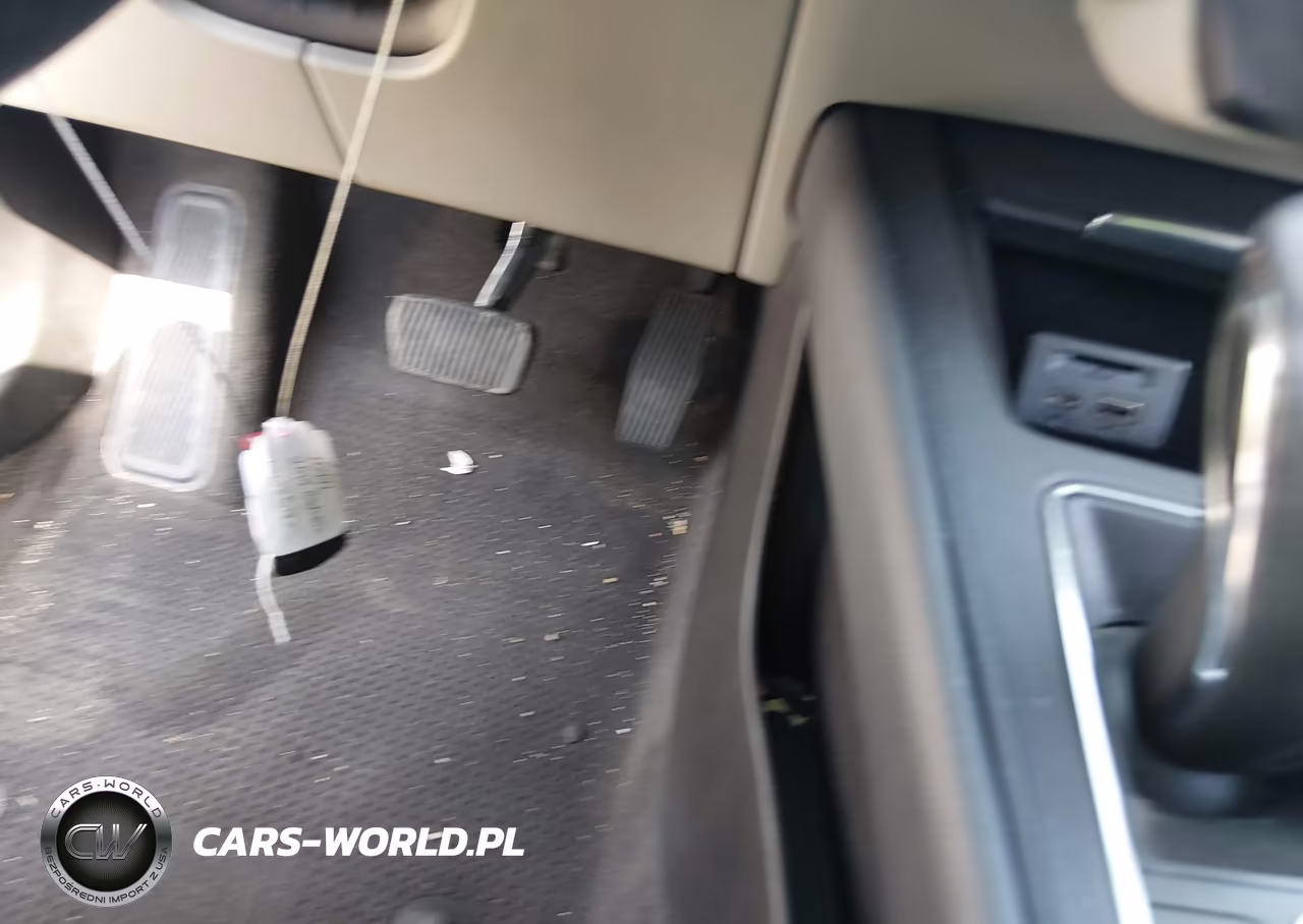 2019 Cadillac Xt4 Luxury VIN:1GYAZAR43KF140298 - 11