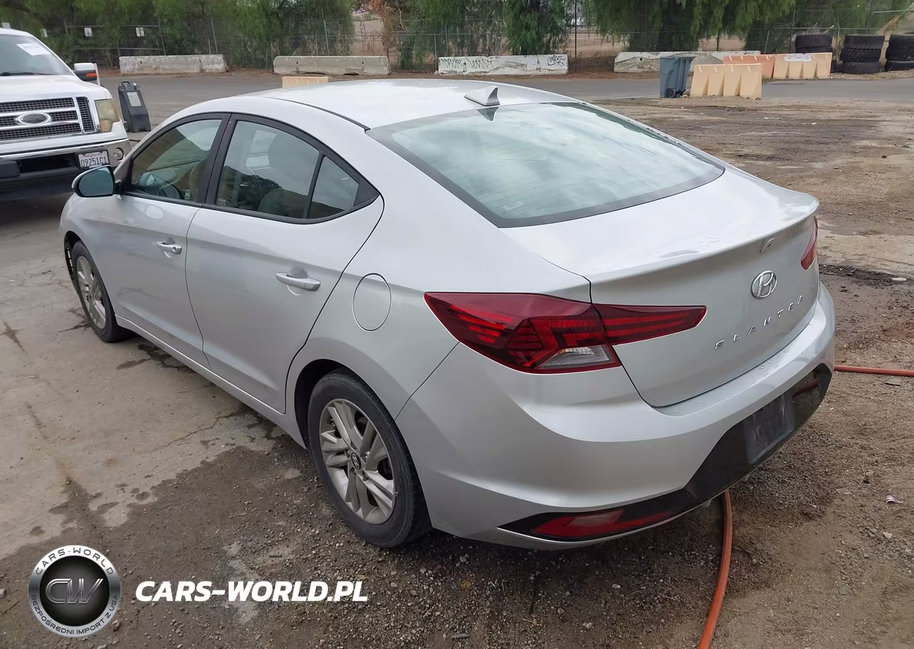 2019 Hyundai Elantra Sel VIN:5NPD84LF6KH469052 - 3