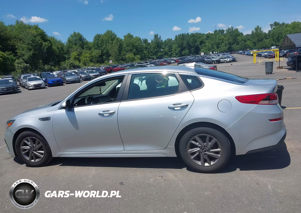 2020 Kia Optima Lx VIN:5XXGT4L35LG425753 - 14