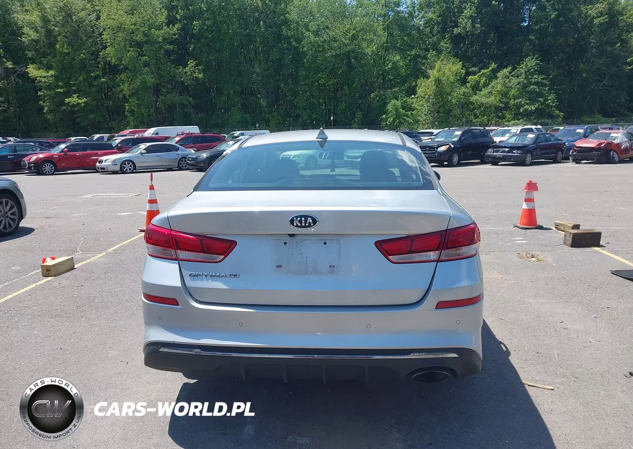 2020 Kia Optima Lx VIN:5XXGT4L35LG425753 - 16