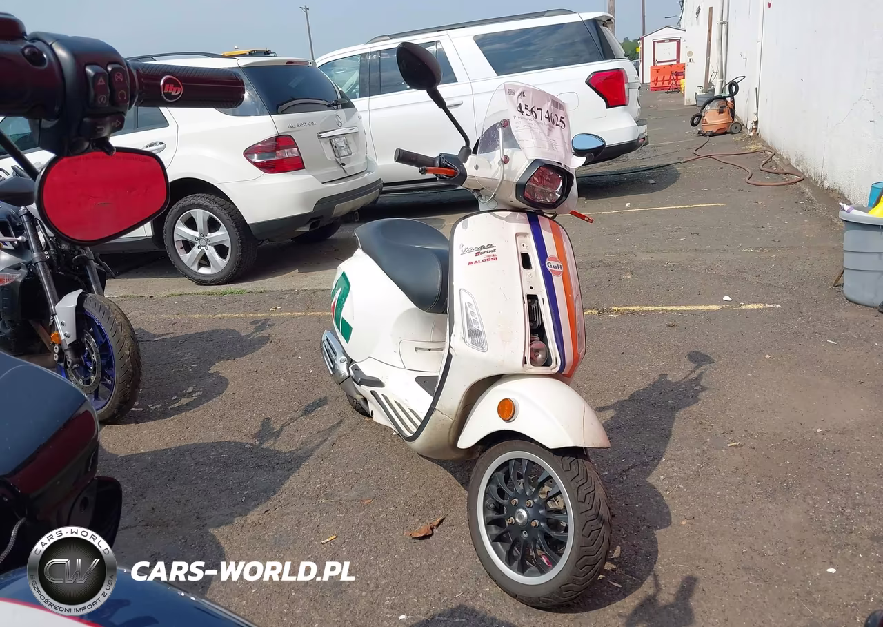 2017 Vespa Sprint 150 3V – zdjęcie 1 z 13