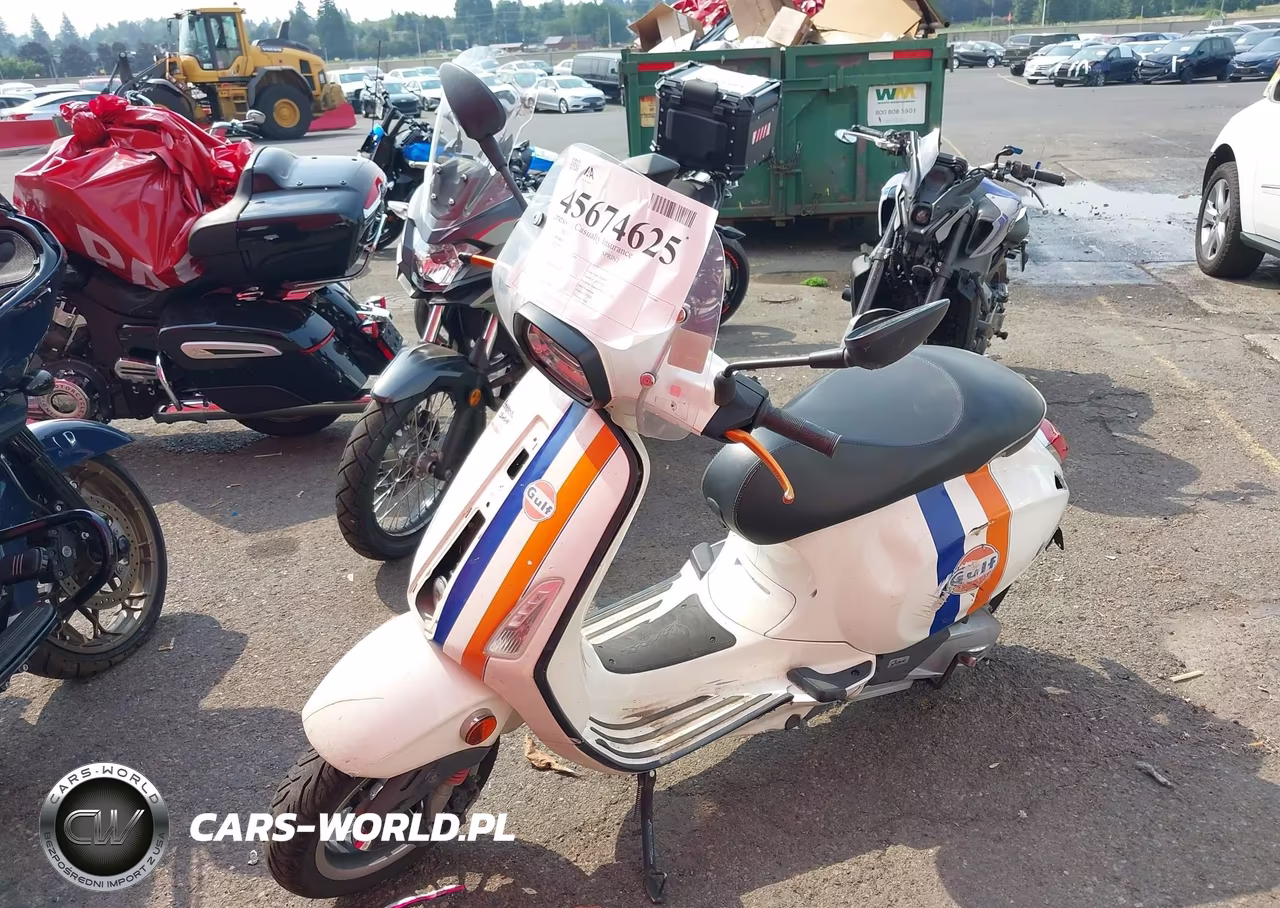 2017 Vespa Sprint 150 3V VIN:ZAPM818G8H5401844 - 2