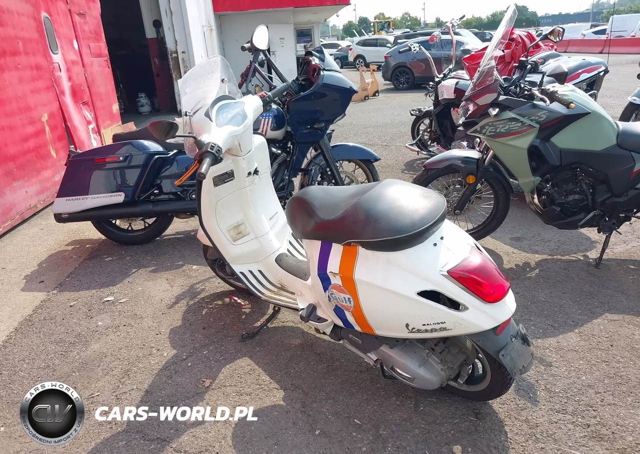 2017 Vespa Sprint 150 3V VIN:ZAPM818G8H5401844 - 3