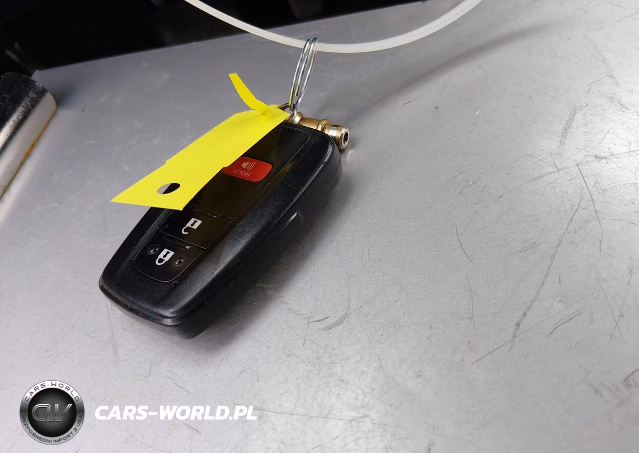 2020 Toyota Prius Le Awd-E VIN:JTDL9RFU2L3013594 - 11