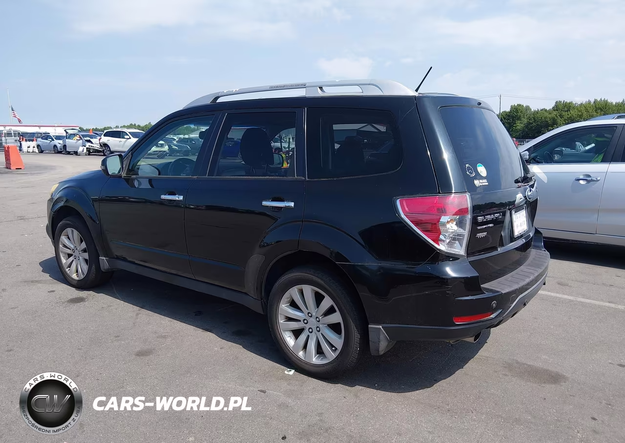 2011 Subaru Forester 2.5X Touring VIN:JF2SHBGC7BH700679 - 3