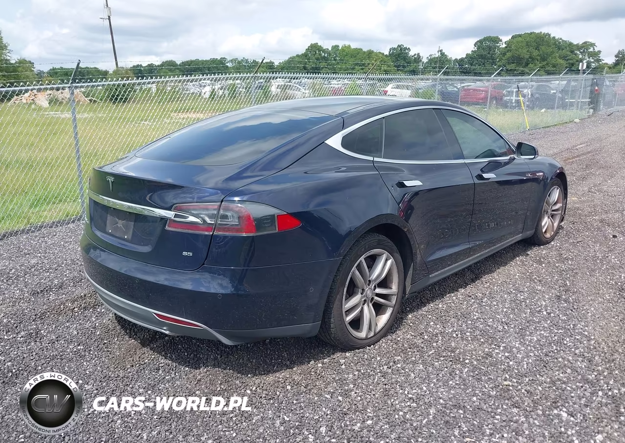 2015 Tesla Model S 60-70-85 VIN:5YJSA1H10FF080418 - 4