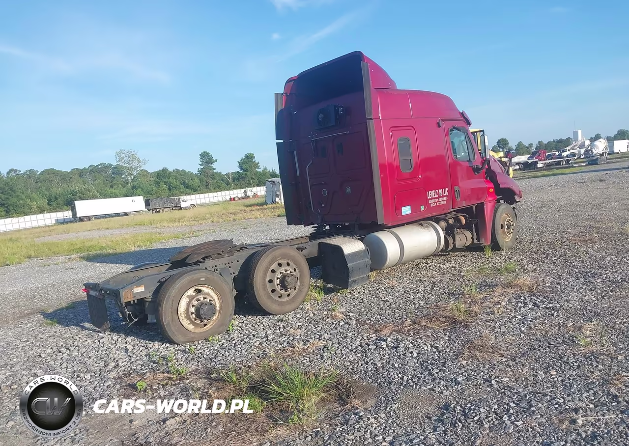 2013 Freightliner Cascadia 125 VIN:1FUJGLBG2DLBW6967 - 4