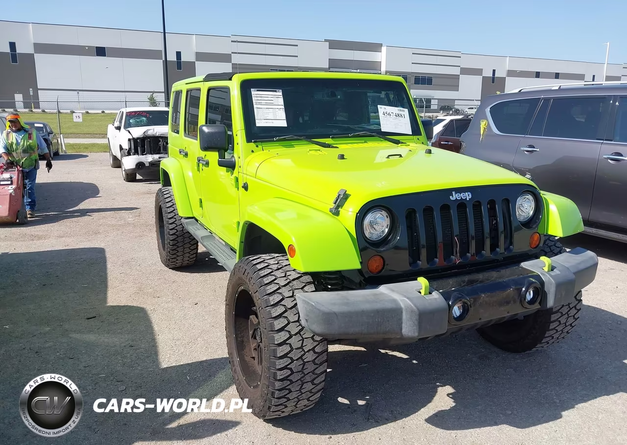2013 Jeep Wrangler Unlimited Sahara – zdjęcie 1 z 16