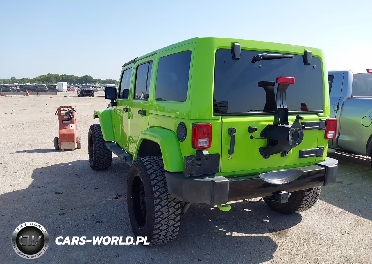 2013 Jeep Wrangler Unlimited Sahara VIN:1C4BJWEG0DL542167 - 3