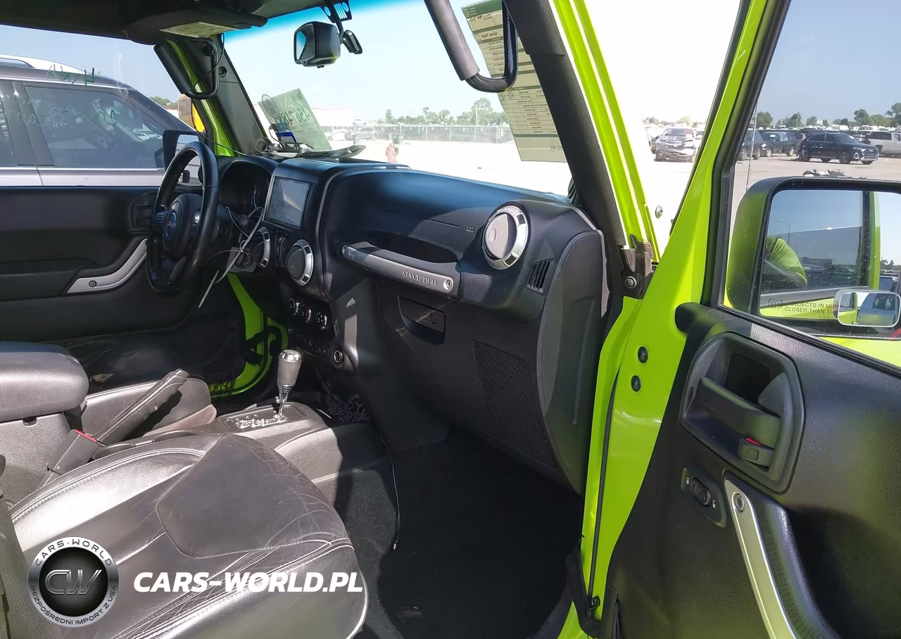 2013 Jeep Wrangler Unlimited Sahara VIN:1C4BJWEG0DL542167 - 5