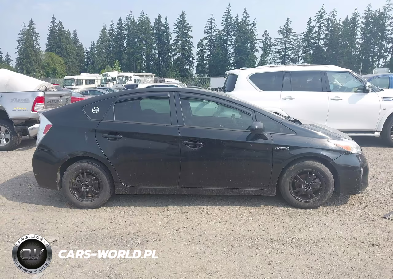 2014 Toyota Prius Two VIN:JTDKN3DU6E0360924 - 13