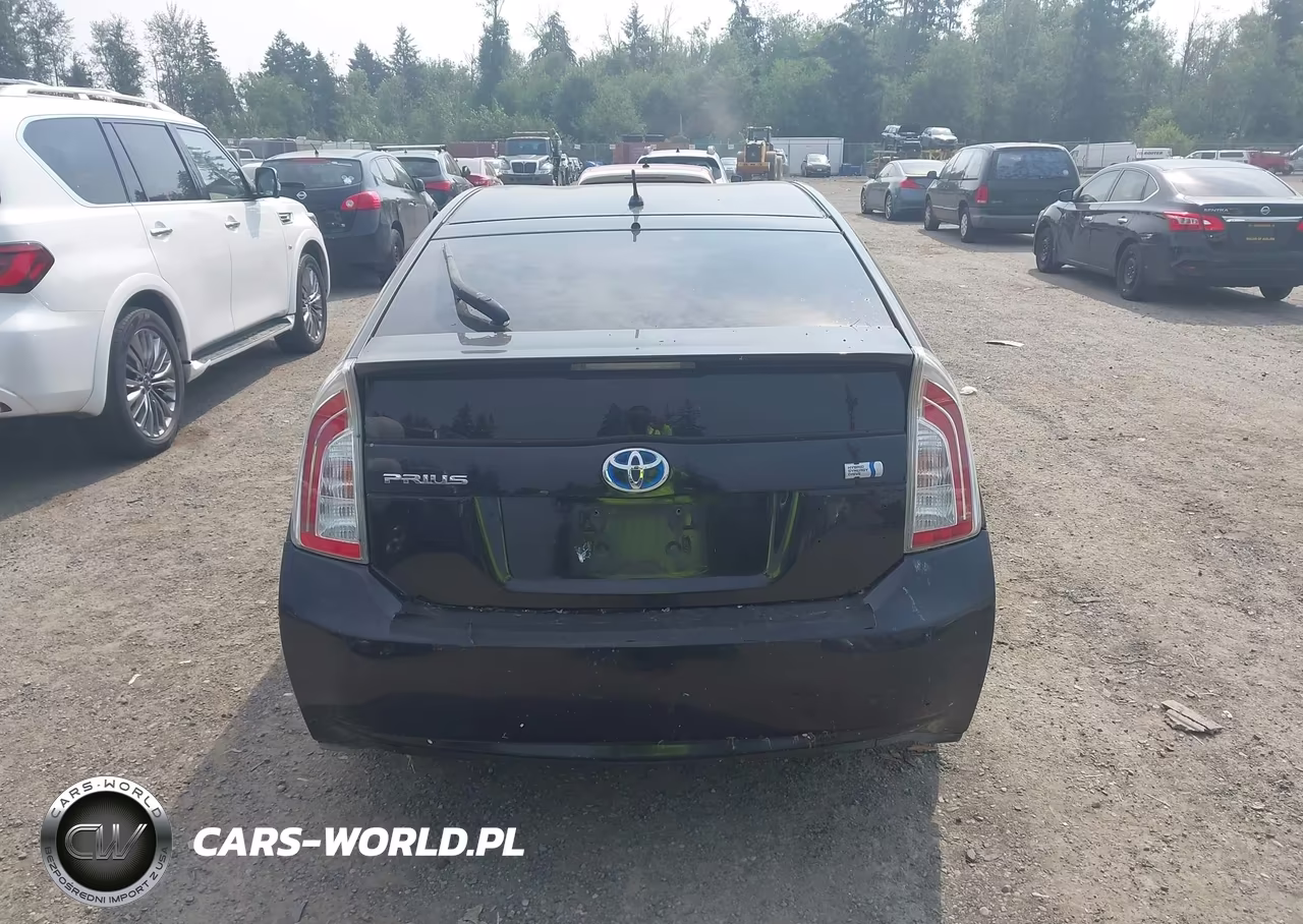 2014 Toyota Prius Two VIN:JTDKN3DU6E0360924 - 16