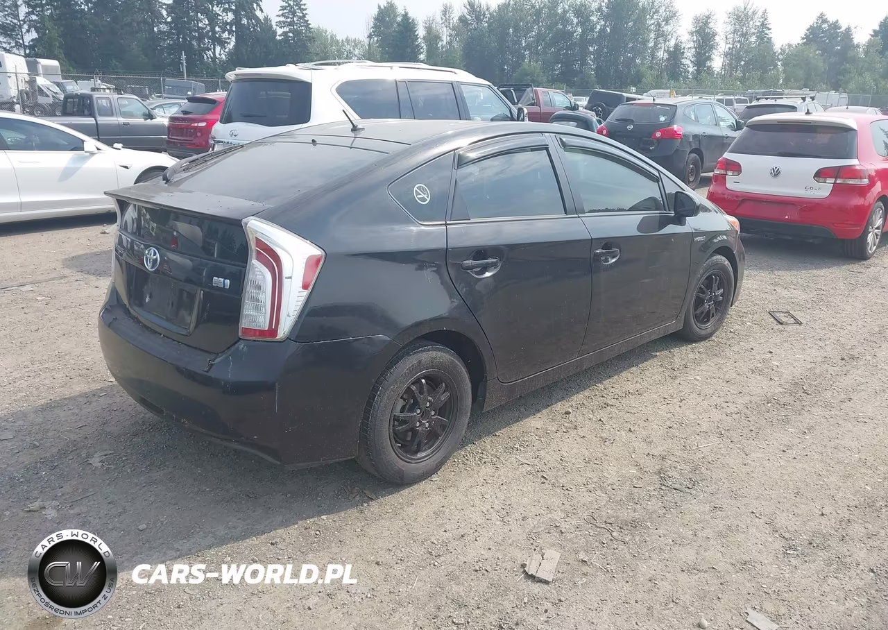2014 Toyota Prius Two VIN:JTDKN3DU6E0360924 - 4