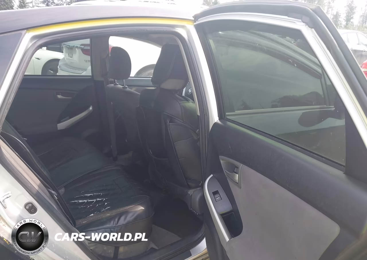 2014 Toyota Prius Two VIN:JTDKN3DU6E0360924 - 8