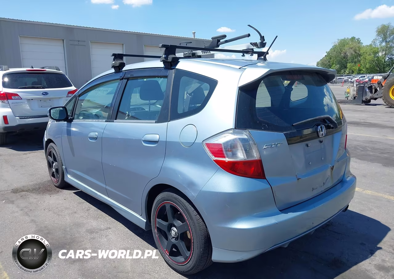 2011 Honda Fit Sport VIN:JHMGE8H55BC009307 - 3