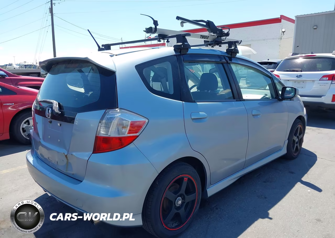 2011 Honda Fit Sport VIN:JHMGE8H55BC009307 - 4