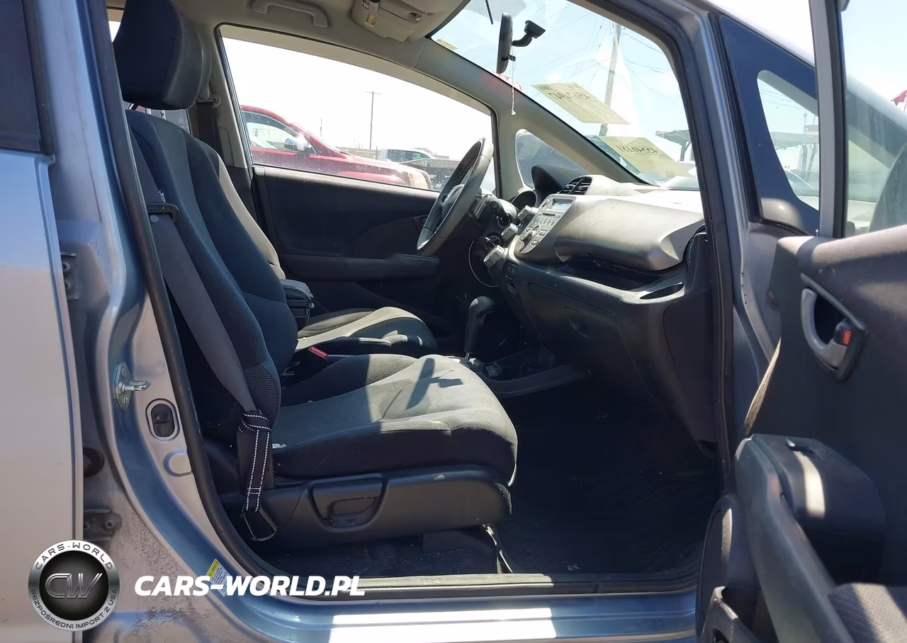 2011 Honda Fit Sport VIN:JHMGE8H55BC009307 - 5