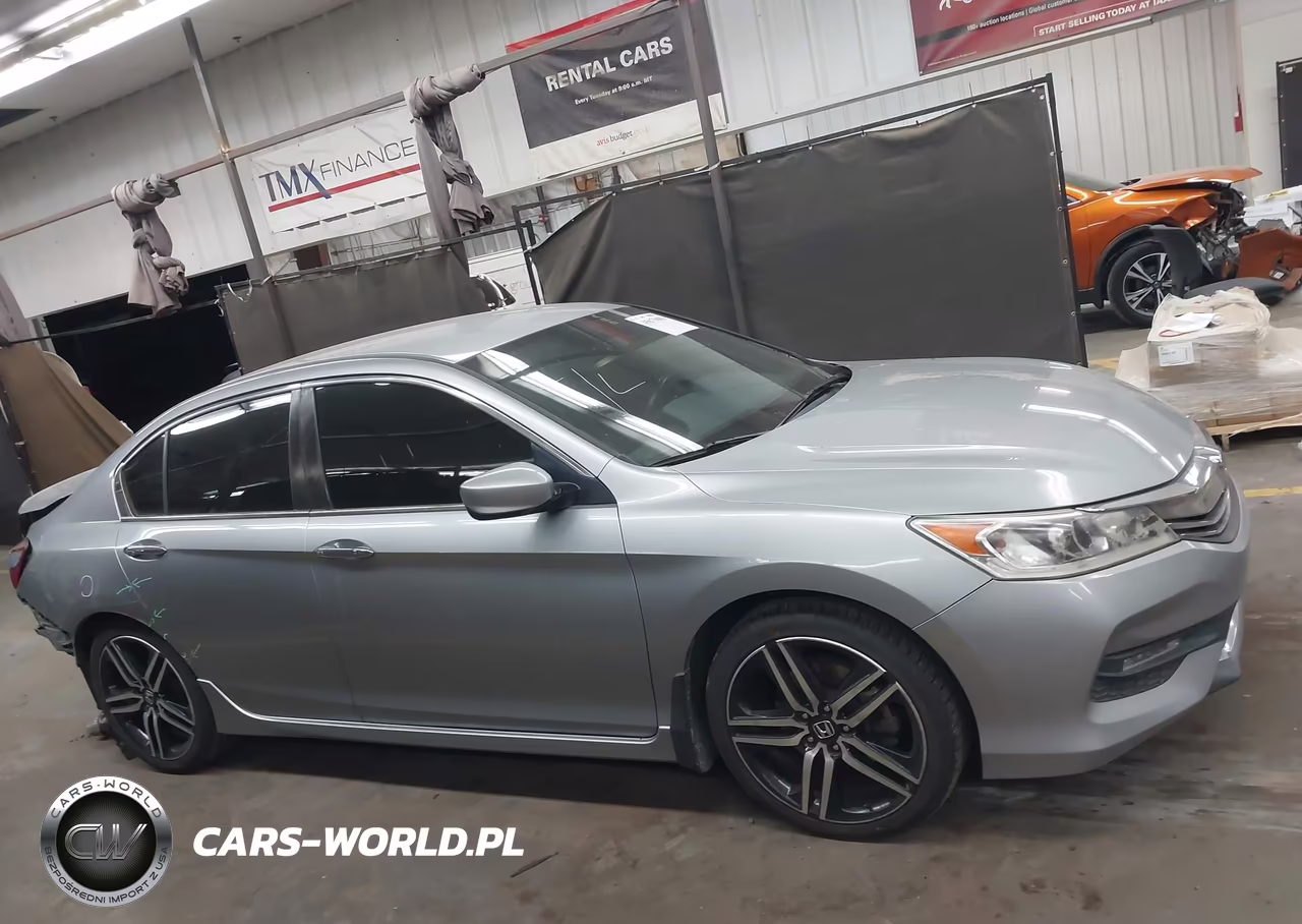 2017 Honda Accord Sport VIN:1HGCR2F52HA165668 - 14