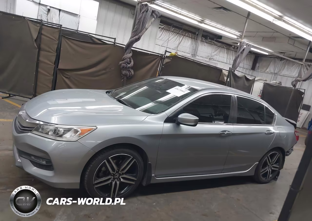 2017 Honda Accord Sport VIN:1HGCR2F52HA165668 - 15