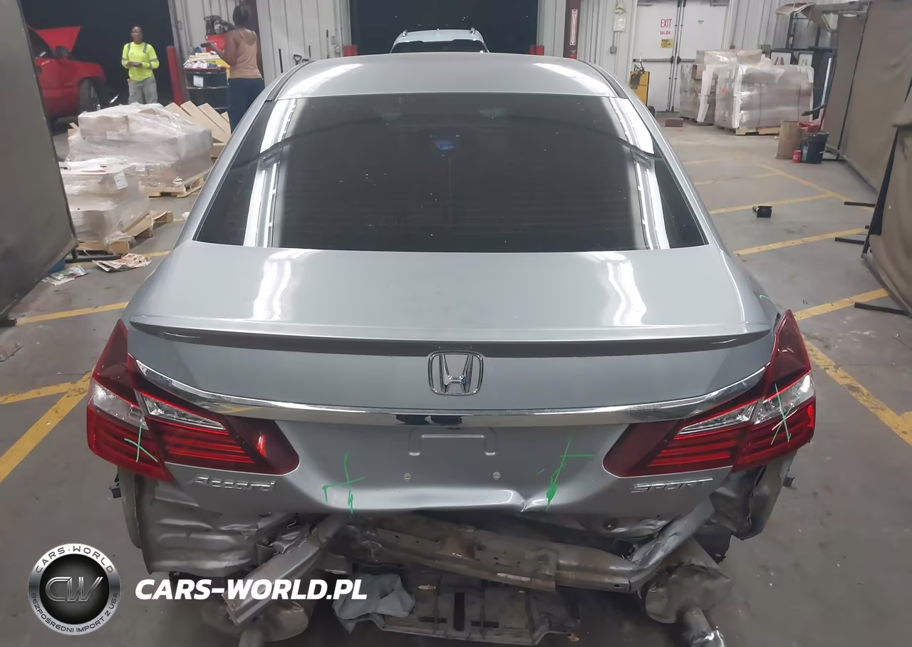 2017 Honda Accord Sport VIN:1HGCR2F52HA165668 - 17