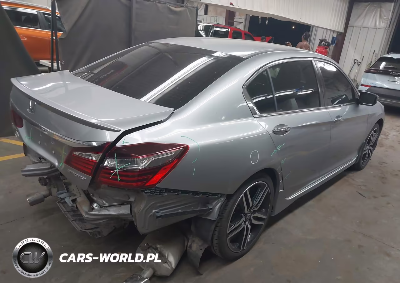 2017 Honda Accord Sport VIN:1HGCR2F52HA165668 - 4