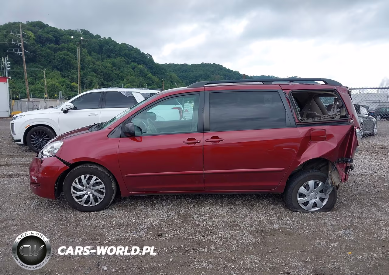 2010 Toyota Sienna Le VIN:5TDKK4CC8AS307835 - 15