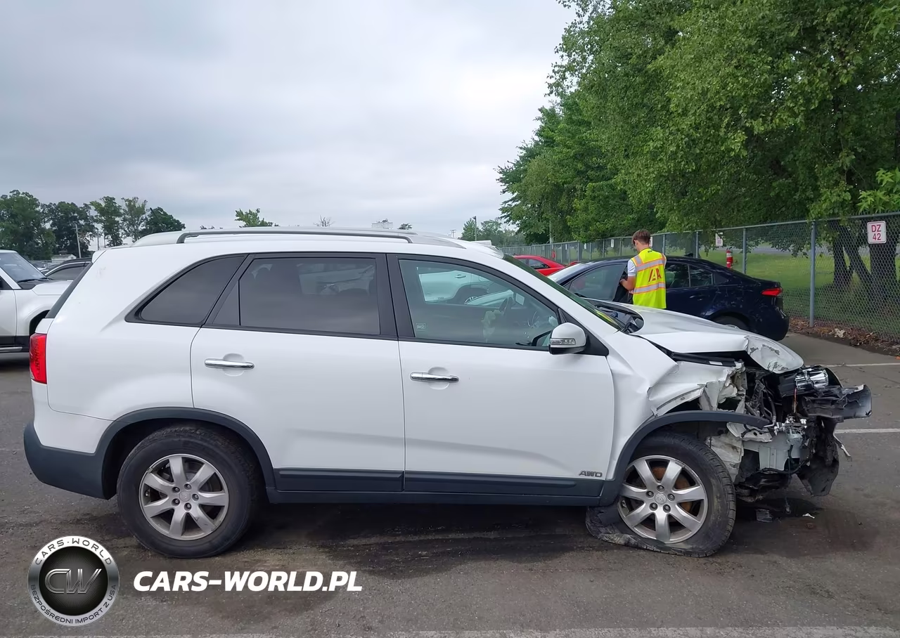 2011 Kia Sorento Lx VIN:5XYKTDA10BG144269 - 13