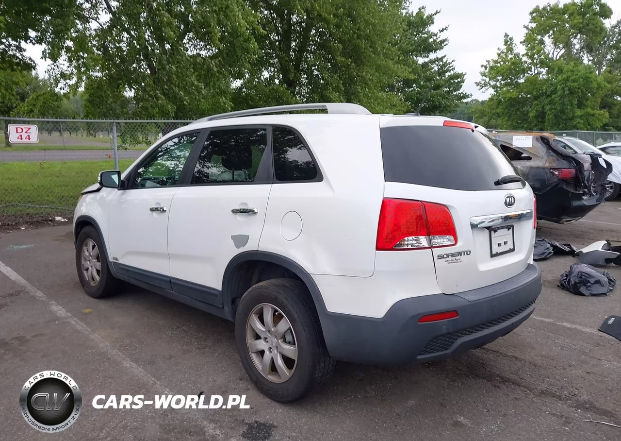 2011 Kia Sorento Lx VIN:5XYKTDA10BG144269 - 3