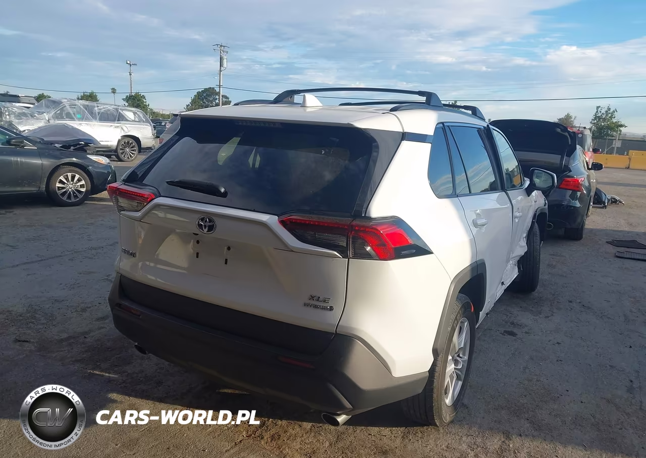 2021 Toyota Rav4 Hybrid Xle VIN:2T3R6RFV9MW016857 - 4