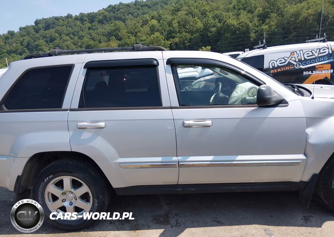 2010 Jeep Grand Cherokee Laredo VIN:1J4PR4GKXAC129179 - 14